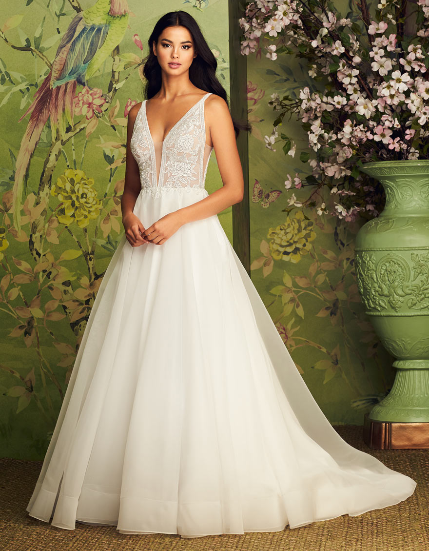 The Perfect Wedding Dress for Your Body Pear Type Style 4883 - The Perfect Wedding Dress for Your Body